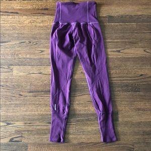 Karma Leggings (maroon)